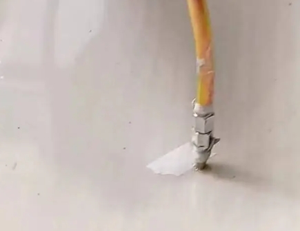 宁河瓷砖空鼓维修公司专业解答在瓷砖铺贴过程中，如果使用的砂料过粗（如全部使用了粗砂），可能会导致以下问题